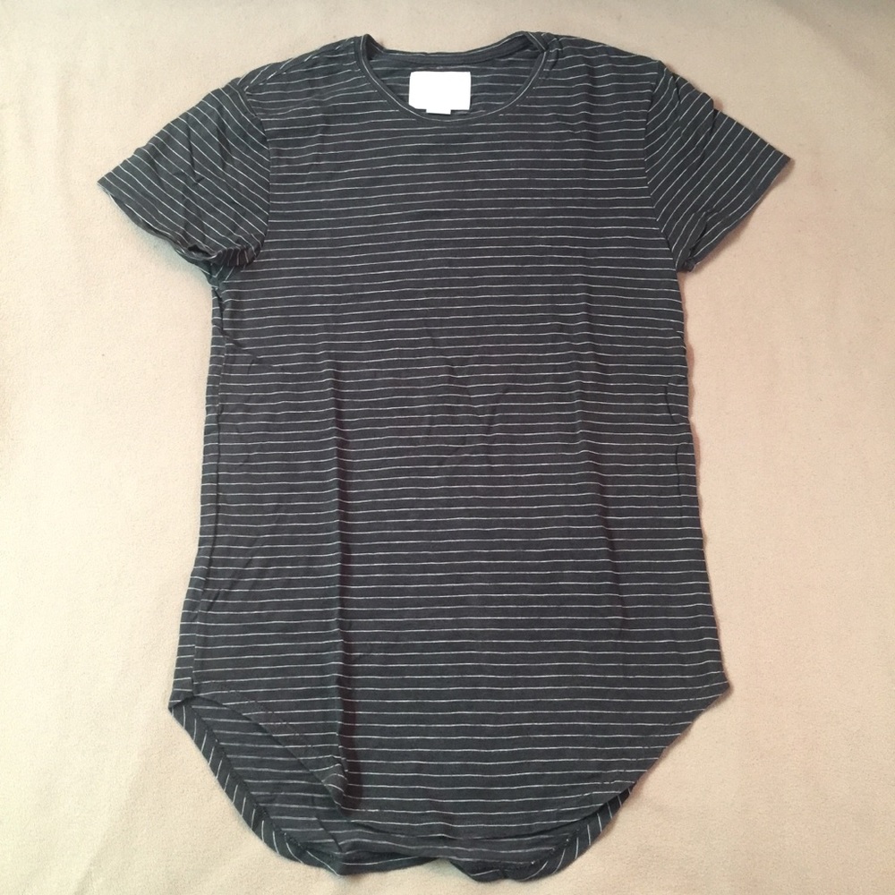Pacsun reign storm long length tee mens size small